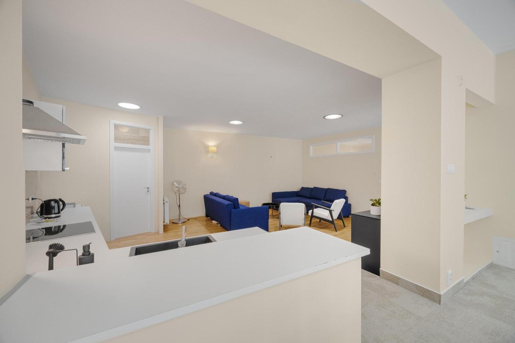 Hotel Reverie - Dependance, Check-In At Metropolitan Star Bratislava Exterior foto