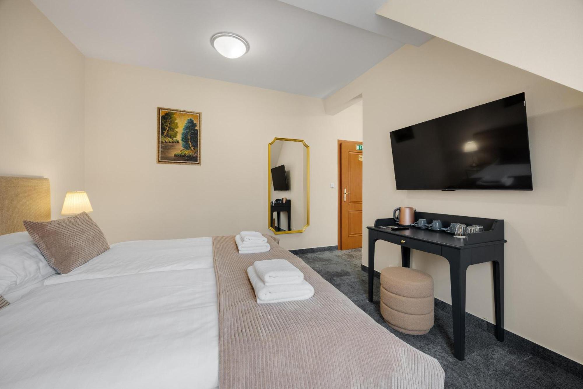 Hotel Reverie - Dependance, Check-In At Metropolitan Star Bratislava Exterior foto