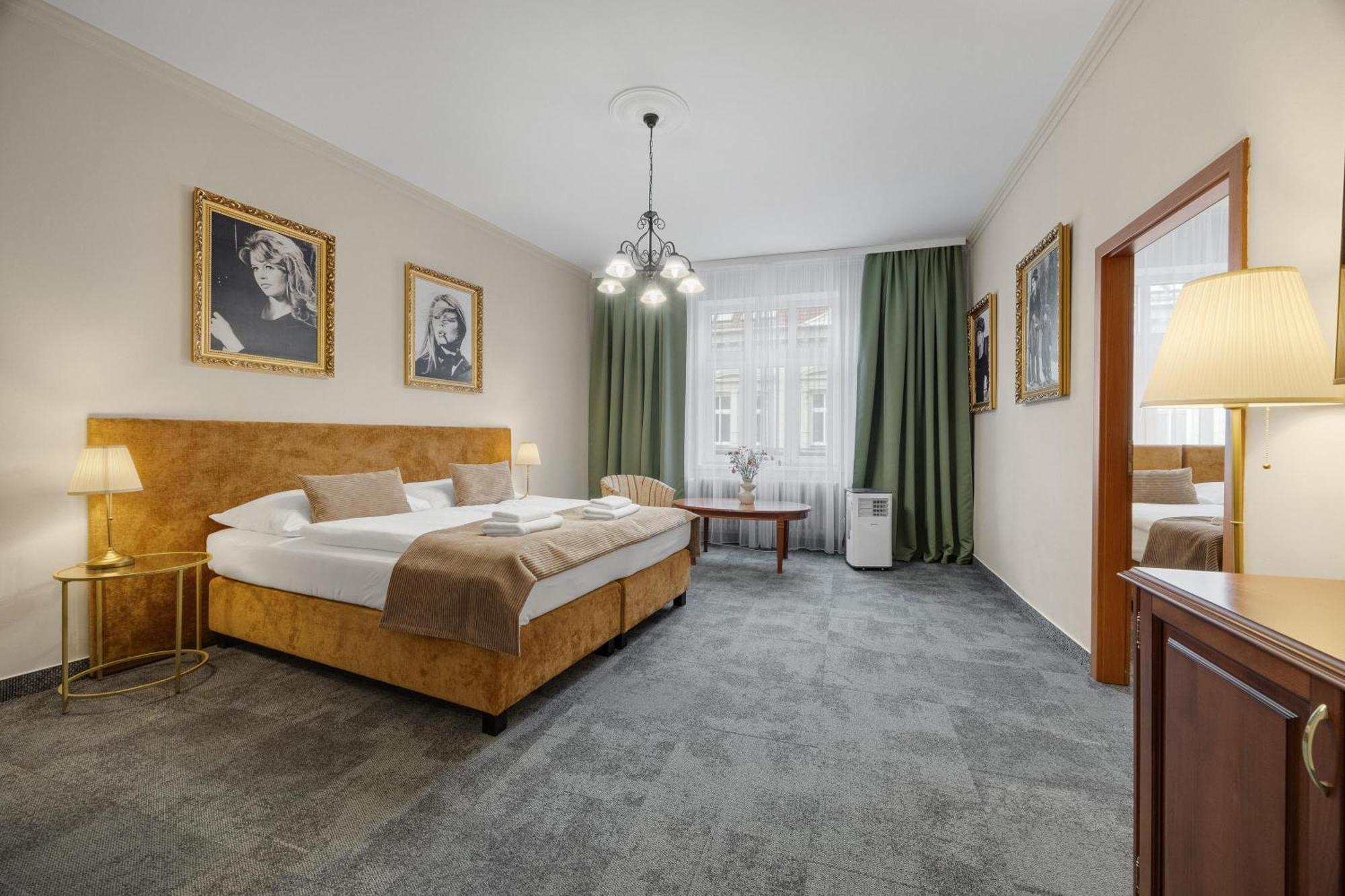 Hotel Reverie - Dependance, Check-In At Metropolitan Star Bratislava Exterior foto
