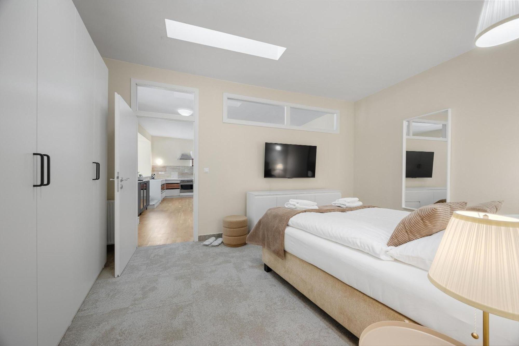 Hotel Reverie - Dependance, Check-In At Metropolitan Star Bratislava Exterior foto