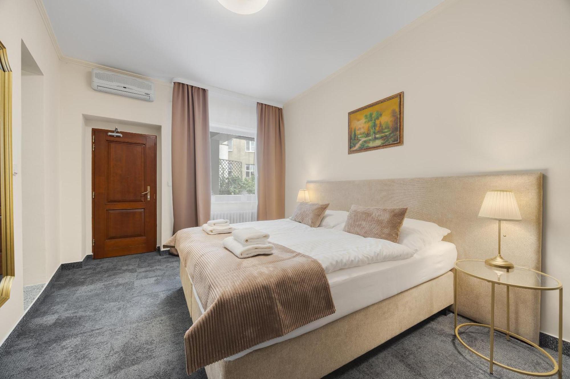 Hotel Reverie - Dependance, Check-In At Metropolitan Star Bratislava Exterior foto